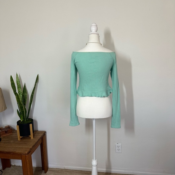 Urban Outfitters Off-The-Shoulder Lace-Inset Top with Bow - Picture 5 of 8